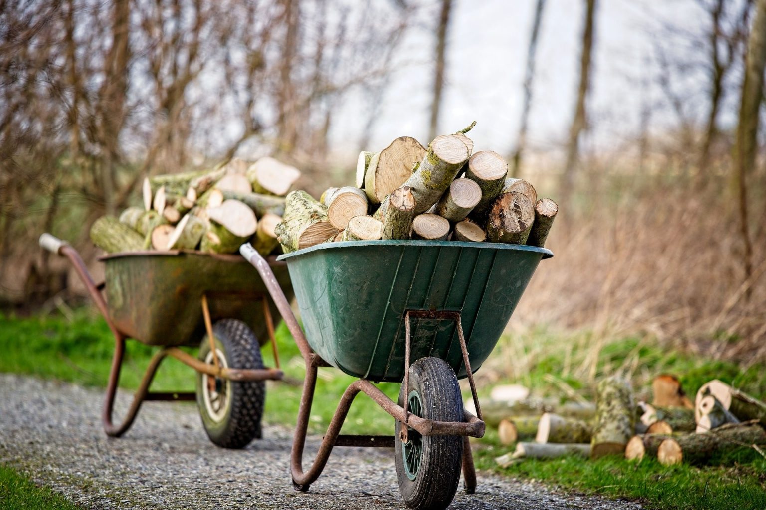 5 Best Wheelbarrows UK For Gardening 2024